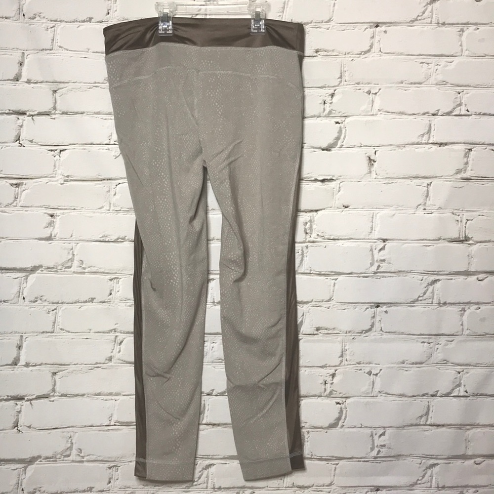 Lole Capris - Picture 4 of 6